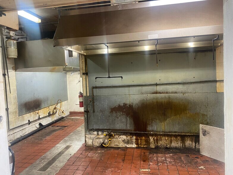 More Photos Of 979 Robello Ln, Honolulu Warehouse For Lease