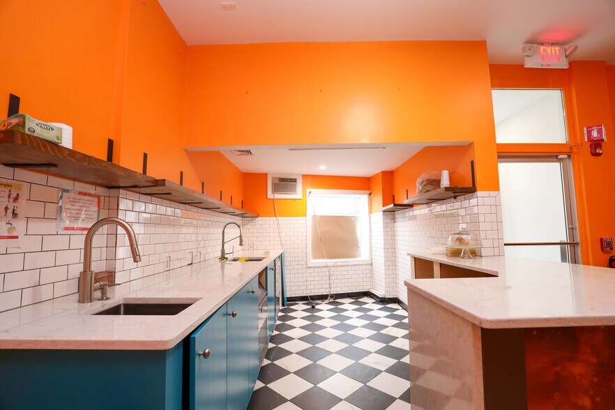 More Photos Of 328 Wall St, Kingston Storefront Retail Office For Lease