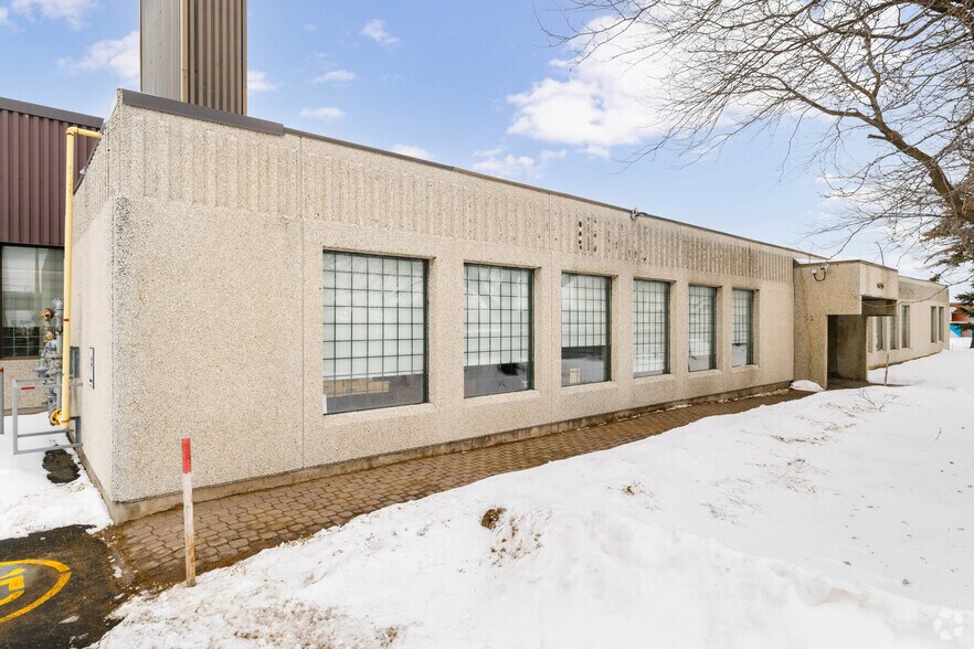 More Photos Of 11205 Ch de la Côte-de-Liesse, Dorval Warehouse For Lease