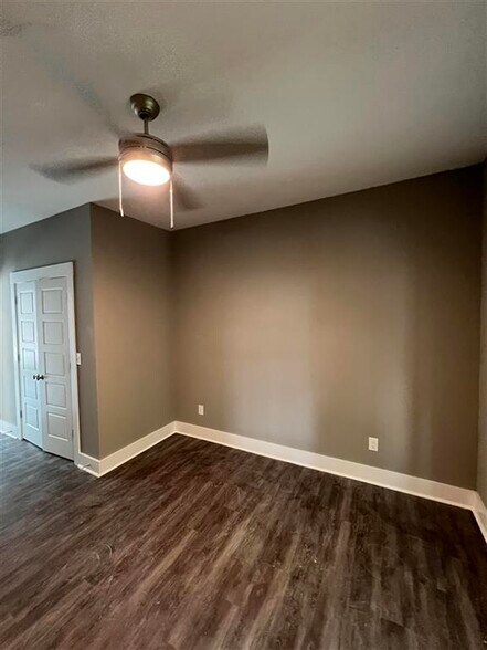 More Photos Of 1327 Park St, Bowling Green Apartments For Sale
