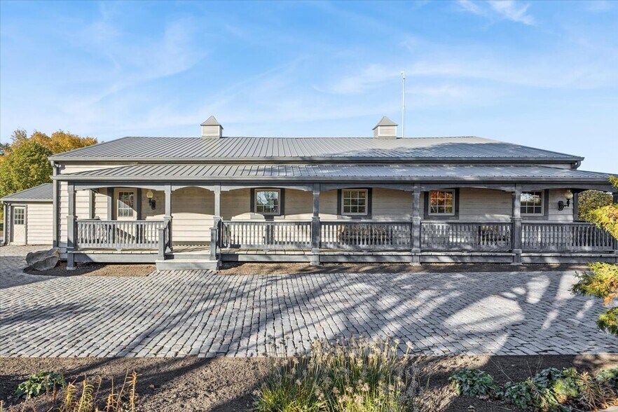 More Photos Of 22962 S Harlem Ave, Frankfort Showroom For Sale