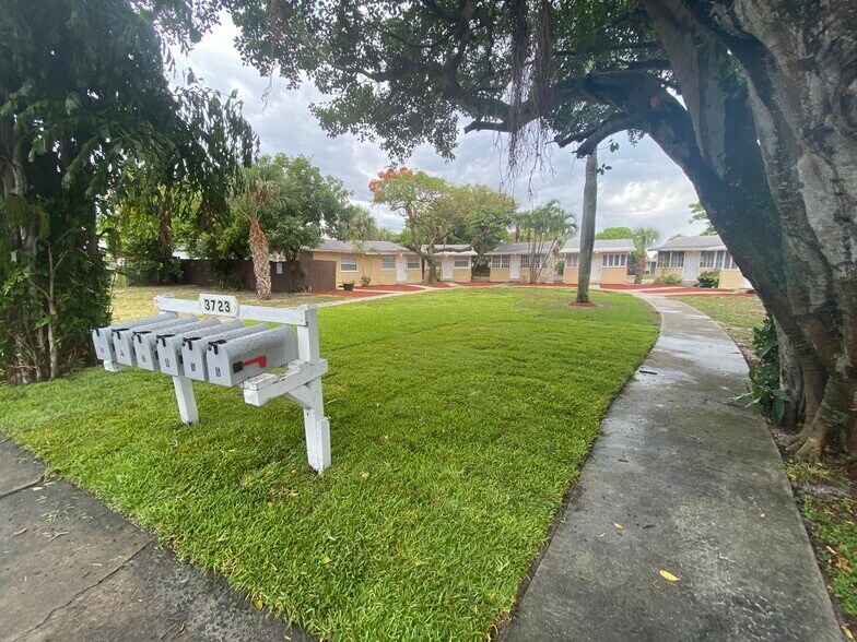 More Photos Of 3723 Morton Ave, West Palm Beach Apartments For Sale