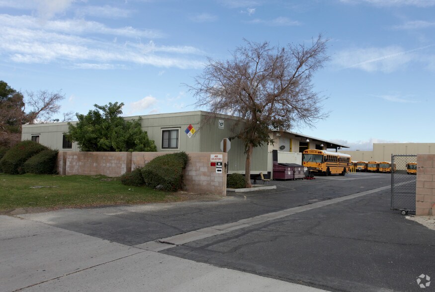 More Photos Of 5006 E Calle San Raphael, Palm Springs Service For Lease