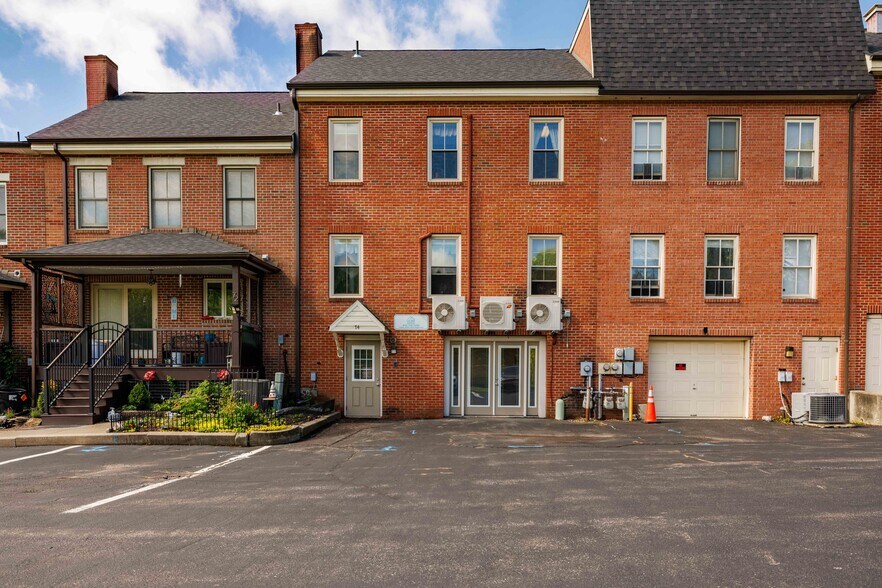 More Photos Of 74 Broadway, Kingston Office For Sale