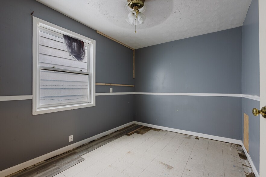 More Photos Of , Lexington Specialty For Sale