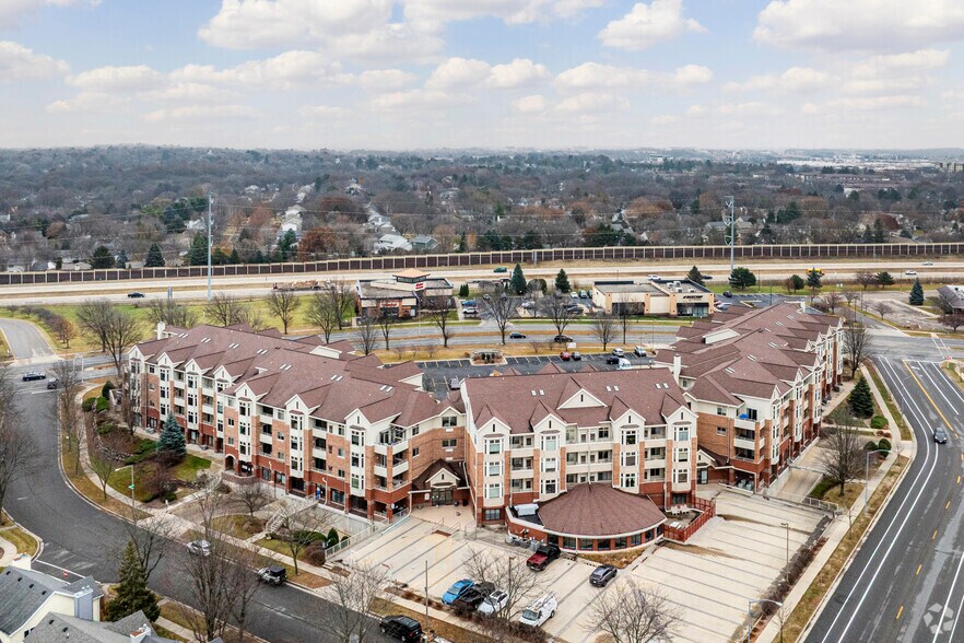 More Photos Of 302-376 Junction Rd, Madison Apartments For Lease