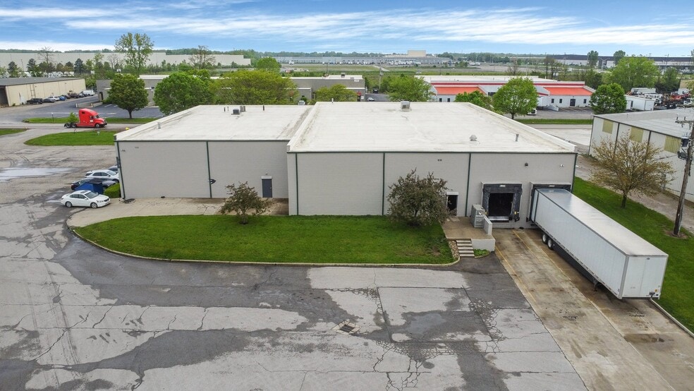 More Photos Of 2495 Creekway Dr, Columbus Warehouse For Lease