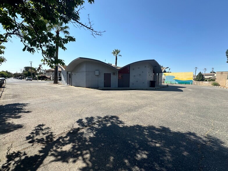 More Photos Of 316 W F St, Oakdale Storefront Retail Office For Sale