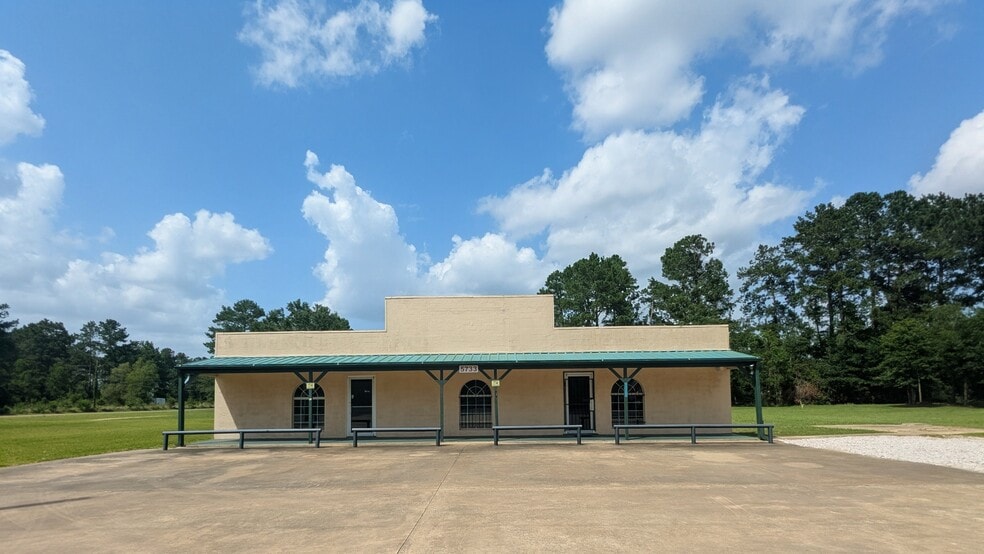 Primary Photo Of 5733 Highway 69 S, Kountze Freestanding For Sale