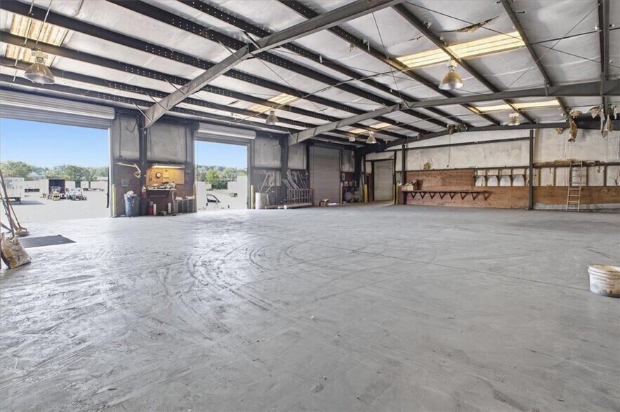 More Photos Of 5801 New Calhoun Hwy NE, Rome Industrial For Sale