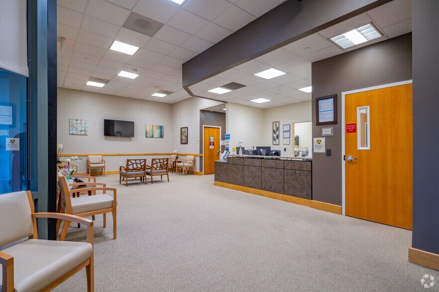 More Photos Of 8122 Datapoint Dr, San Antonio Office For Lease