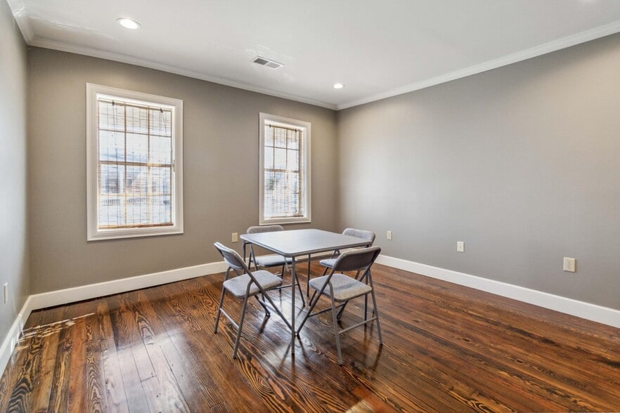 More Photos Of 1823 S Main St, Corbin Storefront Retail Office For Sale