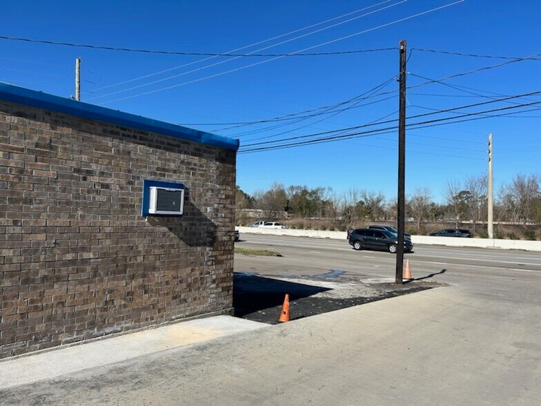 More Photos Of 14241 Main St, Houston Service For Lease