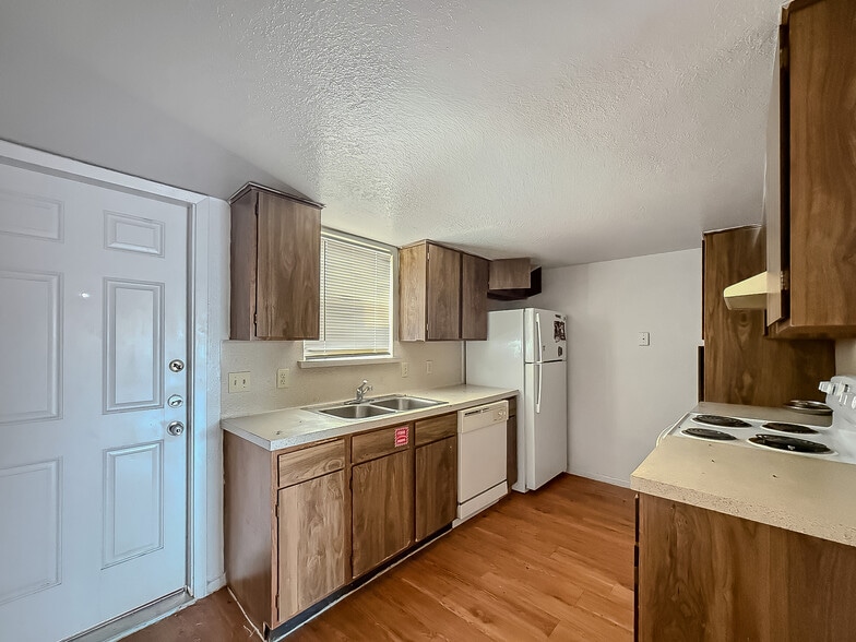 More Photos Of 3701-3740 Thornberry Ct, Corpus Christi Apartments For Sale