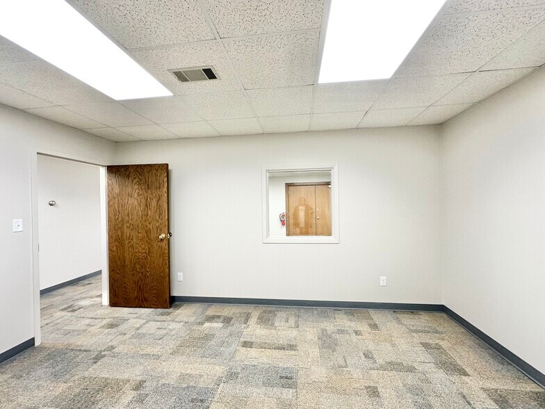 More Photos Of 9245 Calumet Ave, Munster Office For Lease