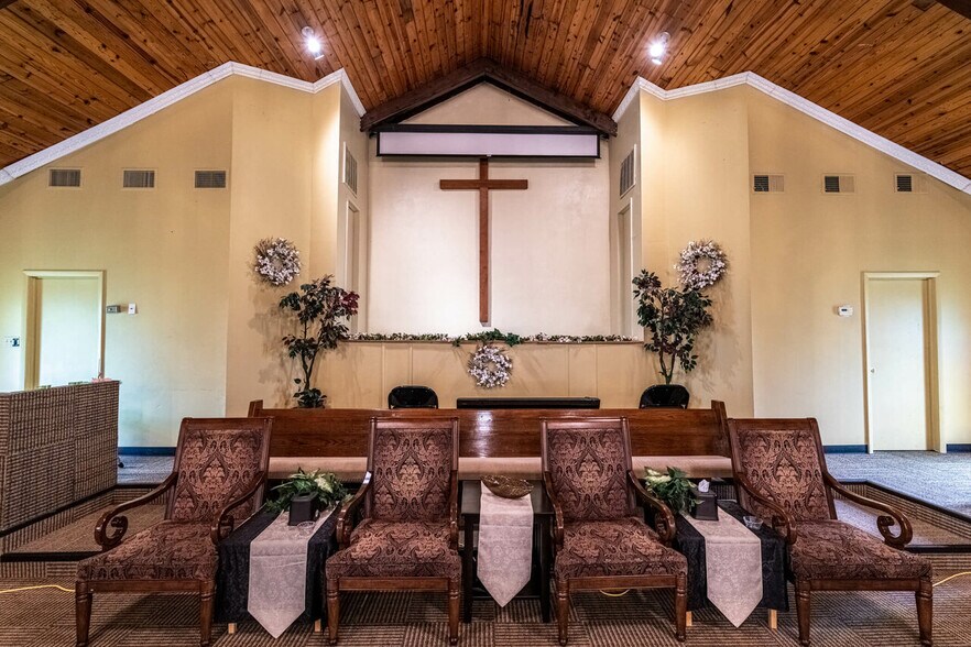 More Photos Of 6205 Miller Ln, Dayton Religious Facility For Sale