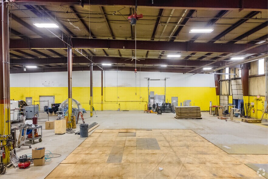 More Photos Of 22-24 Riverview Dr, Marlboro Warehouse For Lease