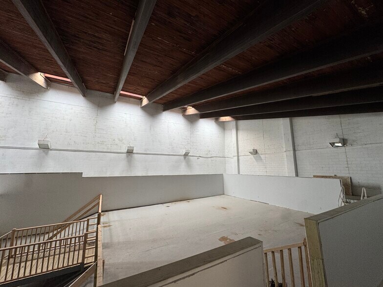 More Photos Of 115 Pioneer Way, Scottdale Warehouse For Sale