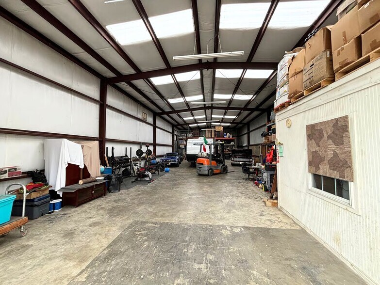 More Photos Of 10107 Goldcrest St, Houston Warehouse For Lease