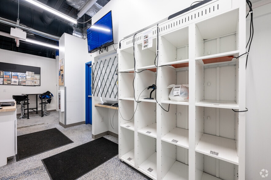 More Photos Of 1021 N Pennsylvania St, Indianapolis Freestanding For Lease