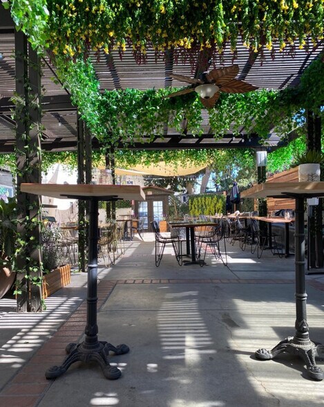 More Photos Of 1923 E Broadway, Long Beach Restaurant For Lease