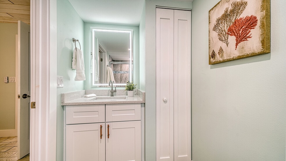More Photos Of 104 Avenida Veneccia, Siesta Key Multifamily For Sale