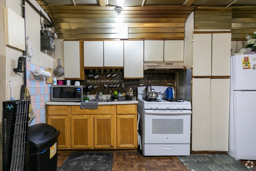 More Photos Of 190 Rockaway Ave, Brooklyn Apartments For Sale