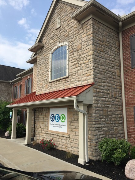 More Photos Of 5082-5086 Wooster Rd, Cincinnati Medical For Sale