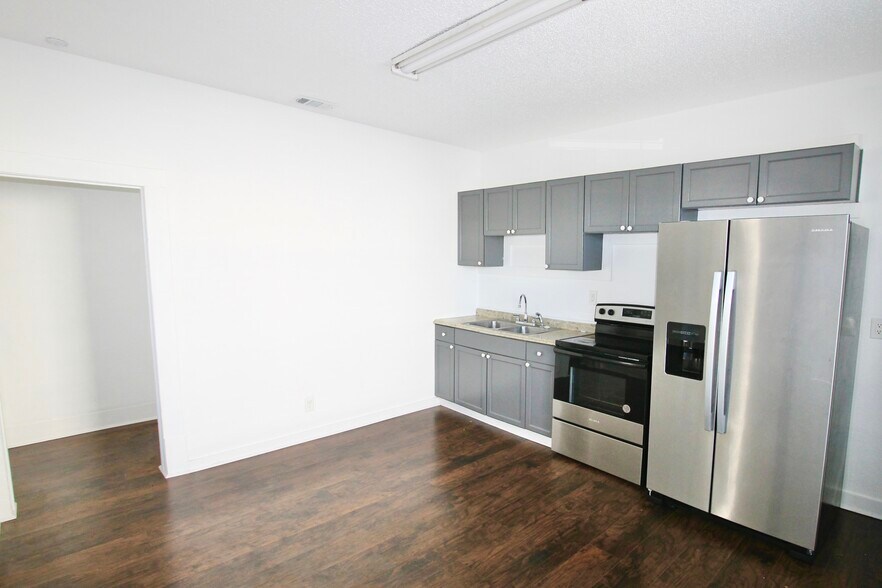 More Photos Of 610 Dundee Rd, Dundee Storefront Retail Residential For Sale