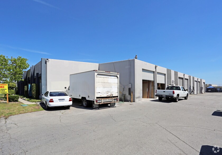 More Photos Of 9618 Santa Fe Springs Rd, Santa Fe Springs Service For Lease