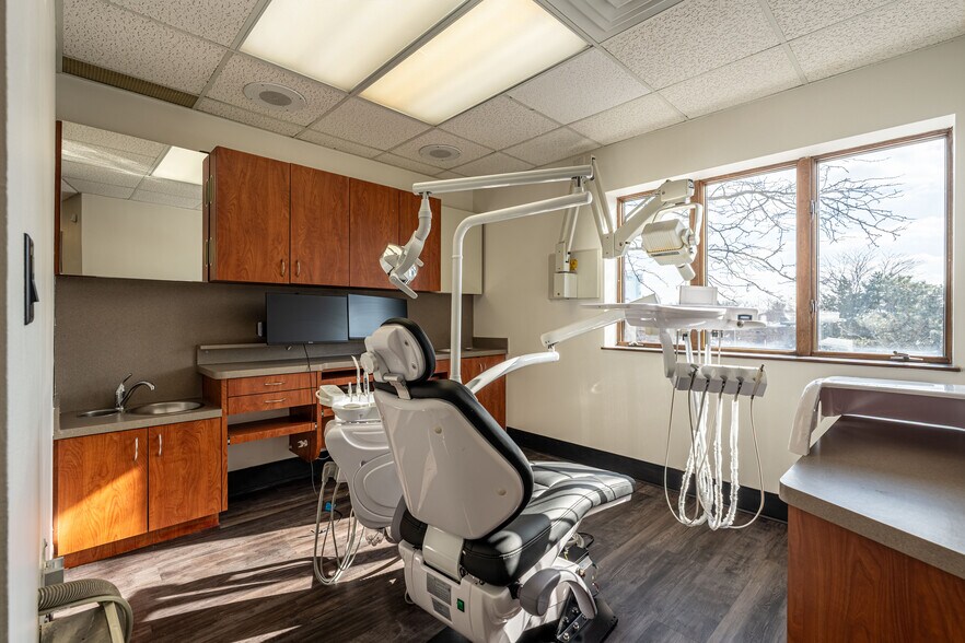 More Photos Of 183 S Bloomingdale Rd, Bloomingdale Medical For Lease