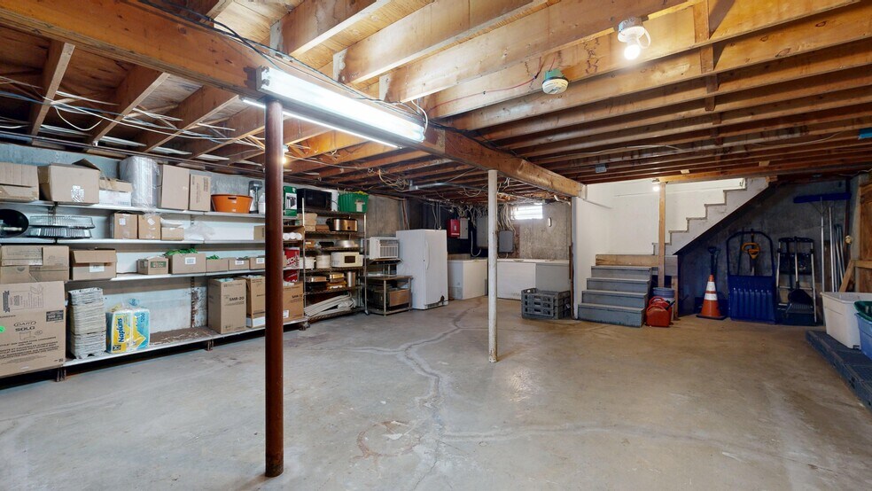 More Photos Of 130 Wardtown Rd, Freeport General Retail For Sale