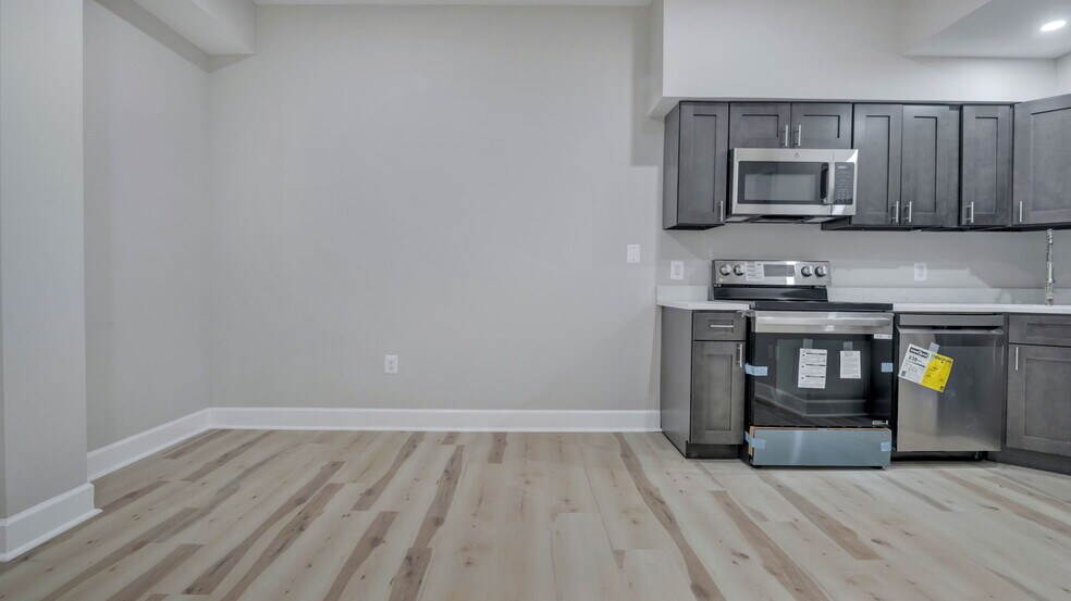 More Photos Of 323 8th St NE, Washington Apartments For Sale