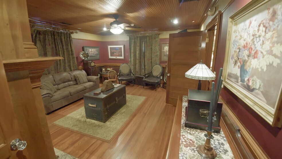 More Photos Of 1176 Atlanta Hwy, Auburn Specialty For Sale