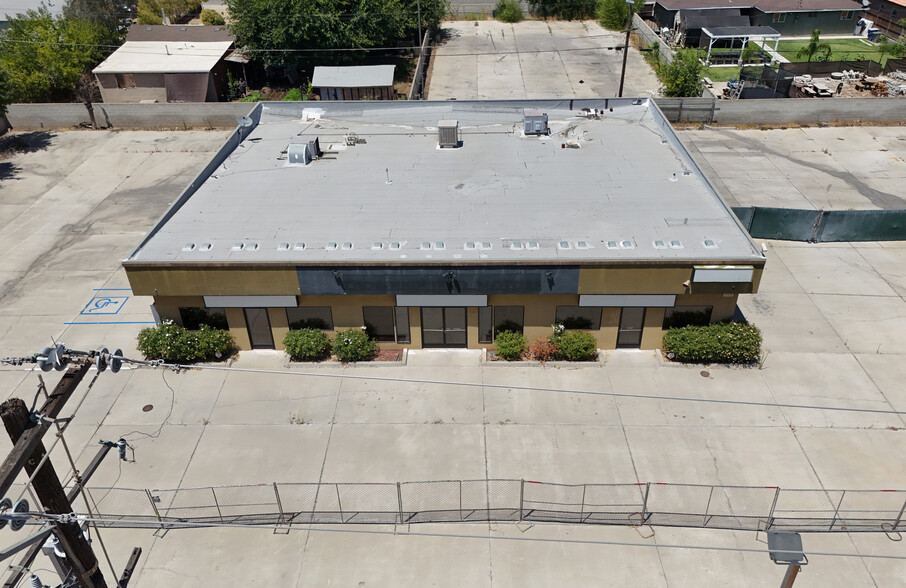 Primary Photo Of 364 W Herndon Ave, Fresno Auto Dealership For Lease
