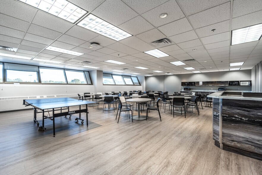 More Photos Of 10719-10721 Rue Lajeunesse, Montréal Office For Lease