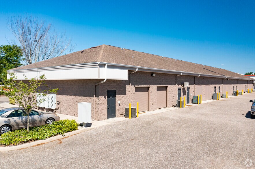 More Photos Of 1015 E Brandon Blvd, Brandon Office For Lease