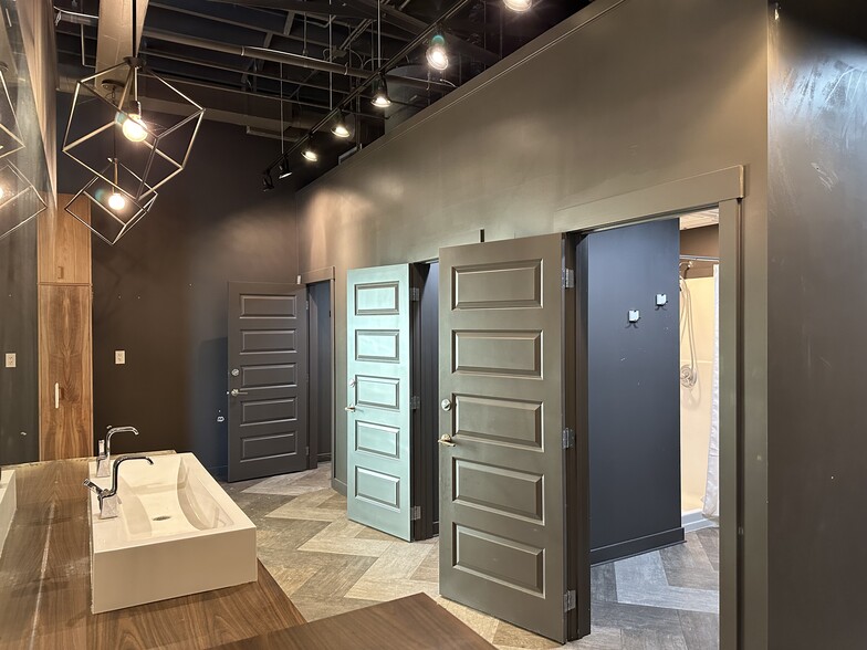 More Photos Of 10930 119 St NW, Edmonton General Retail For Lease