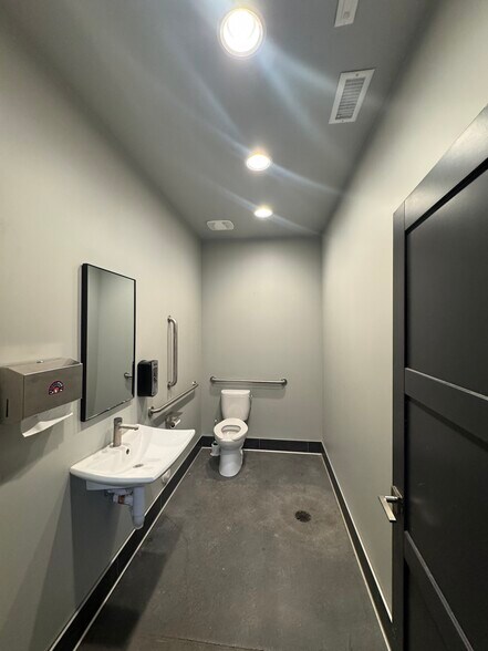 More Photos Of 627 S Main St, Coalville Auto Dealership For Sale