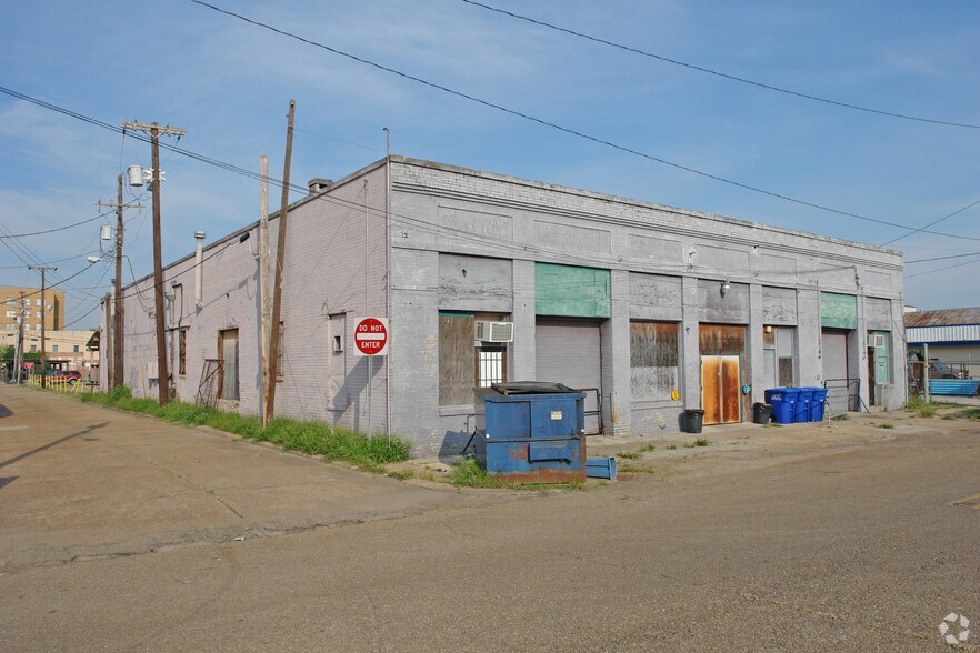 More Photos Of 113 W Grant St, Lafayette Restaurant For Sale