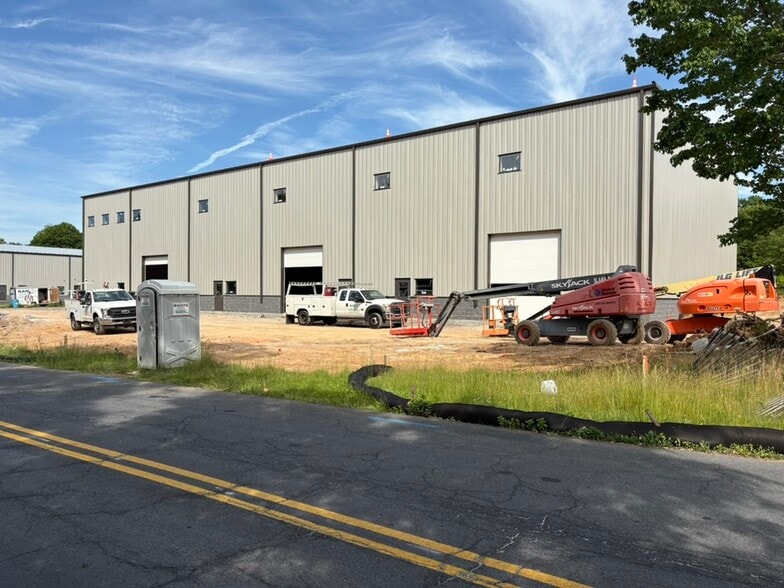 Primary Photo Of 17 Industrial dr, New Britain Manufacturing For Lease