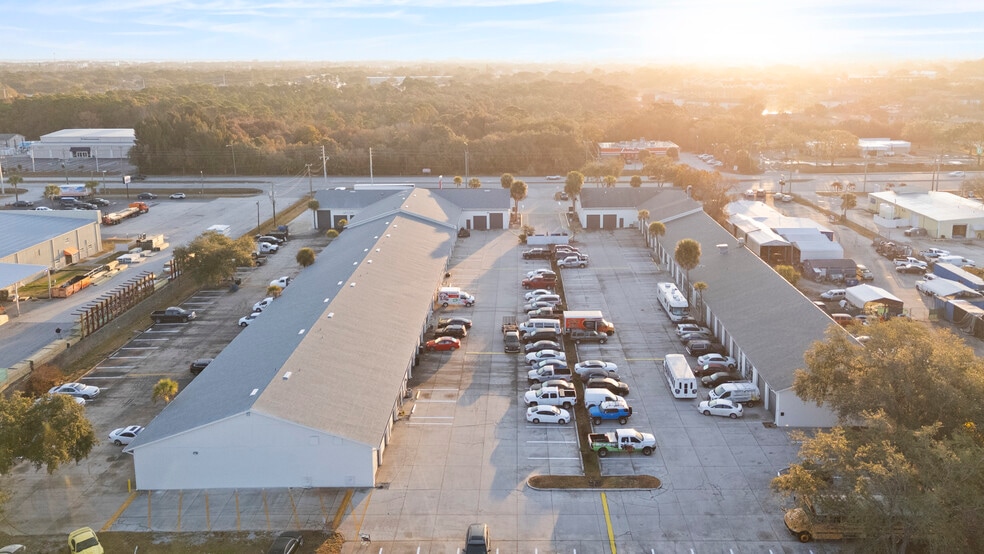 More Photos Of 4590 Babcock St NE, Palm Bay Warehouse For Lease