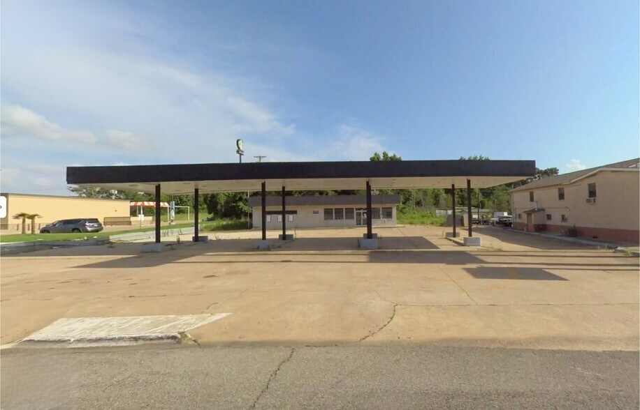 Primary Photo Of 13411 Interstate 20 W, Lindale Convenience Store For Lease