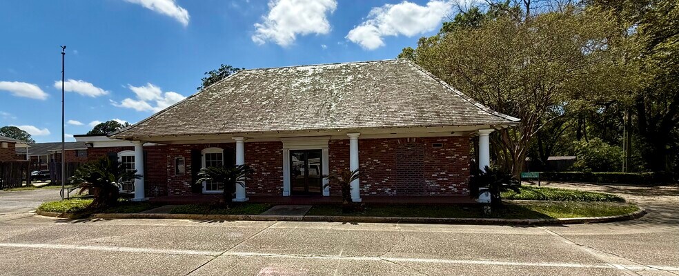 Primary Photo Of 8796 Greenwell Springs Rd, Baton Rouge General Retail For Sale