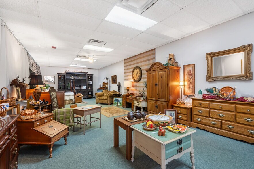 More Photos Of 1875 N State Highway CC, Nixa General Retail For Lease