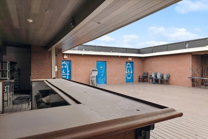 More Photos Of 512 Paterson Plank Rd, Jersey City Restaurant For Sale