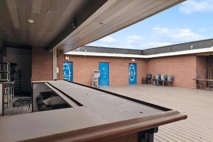 More Photos Of 512 Paterson Plank Rd, Jersey City Restaurant For Lease