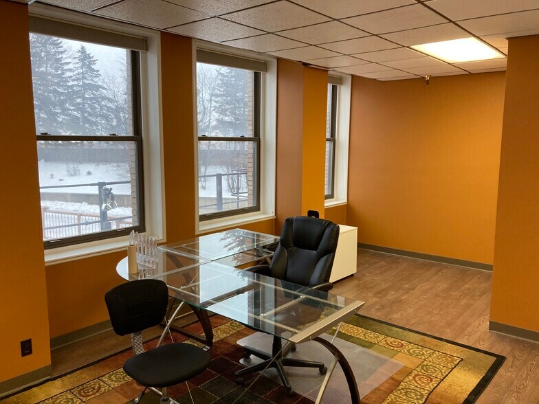 More Photos Of 118 E Superior St, Duluth Storefront Retail Office For Sale