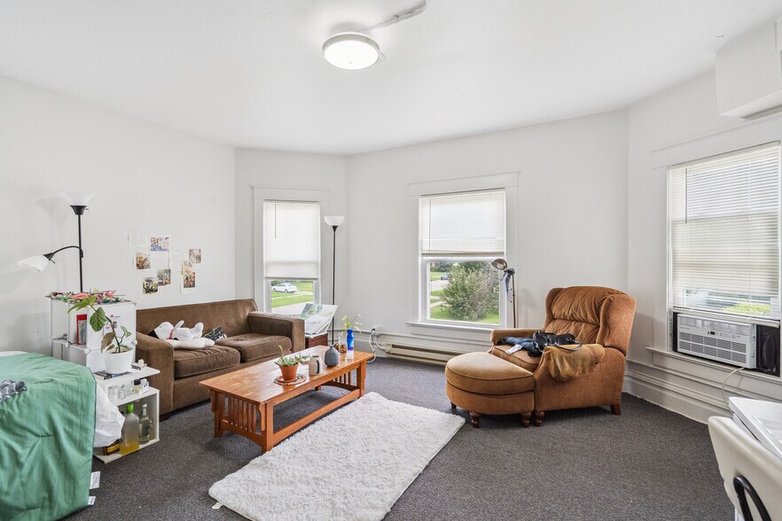 More Photos Of 1132 Main St, Grinnell Multifamily For Sale