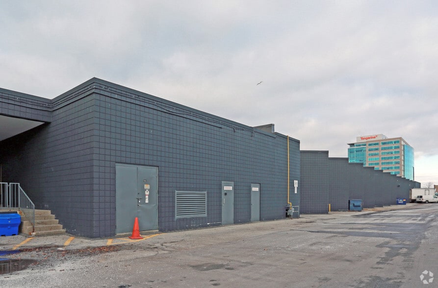 More Photos Of 700-780 Gordon Baker Rd, Toronto Warehouse For Lease